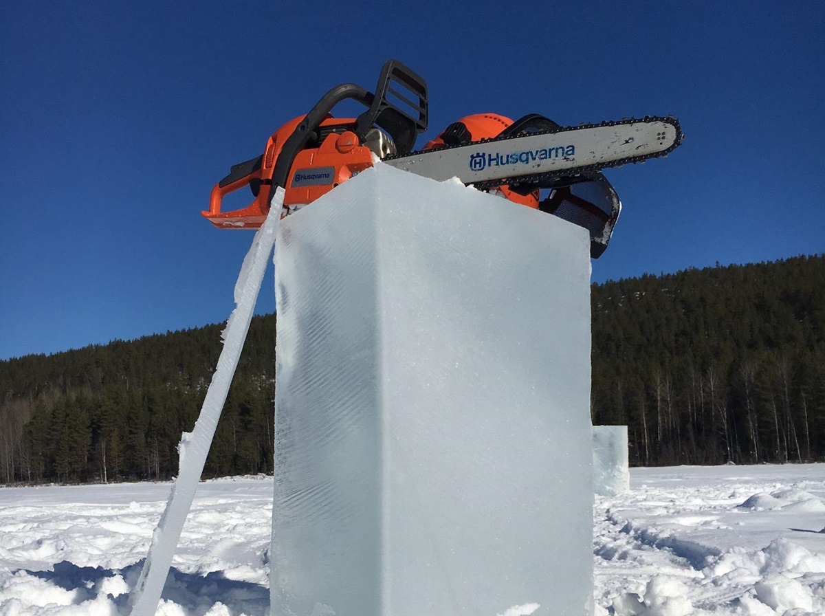 A block of ice and a chain saw ready for some ice sculpting at Aurora Safari Camp in Sweden