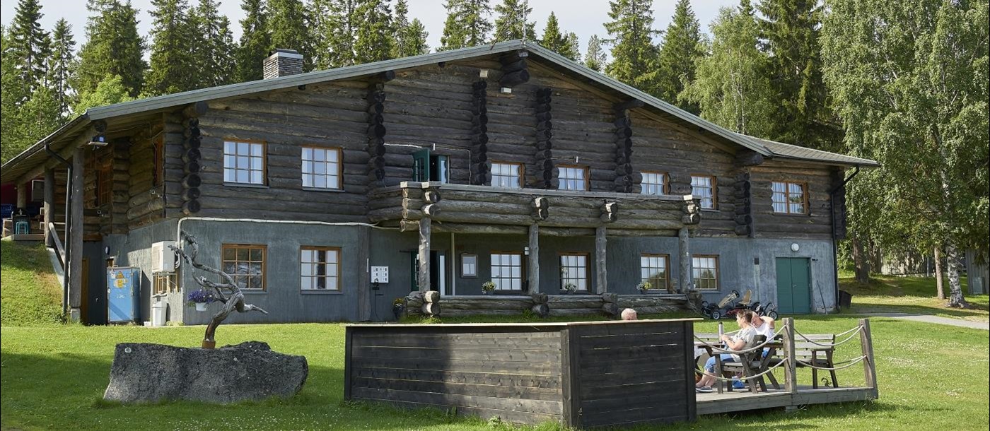 Exterior of Brandon Lodge in the summer in Sweden