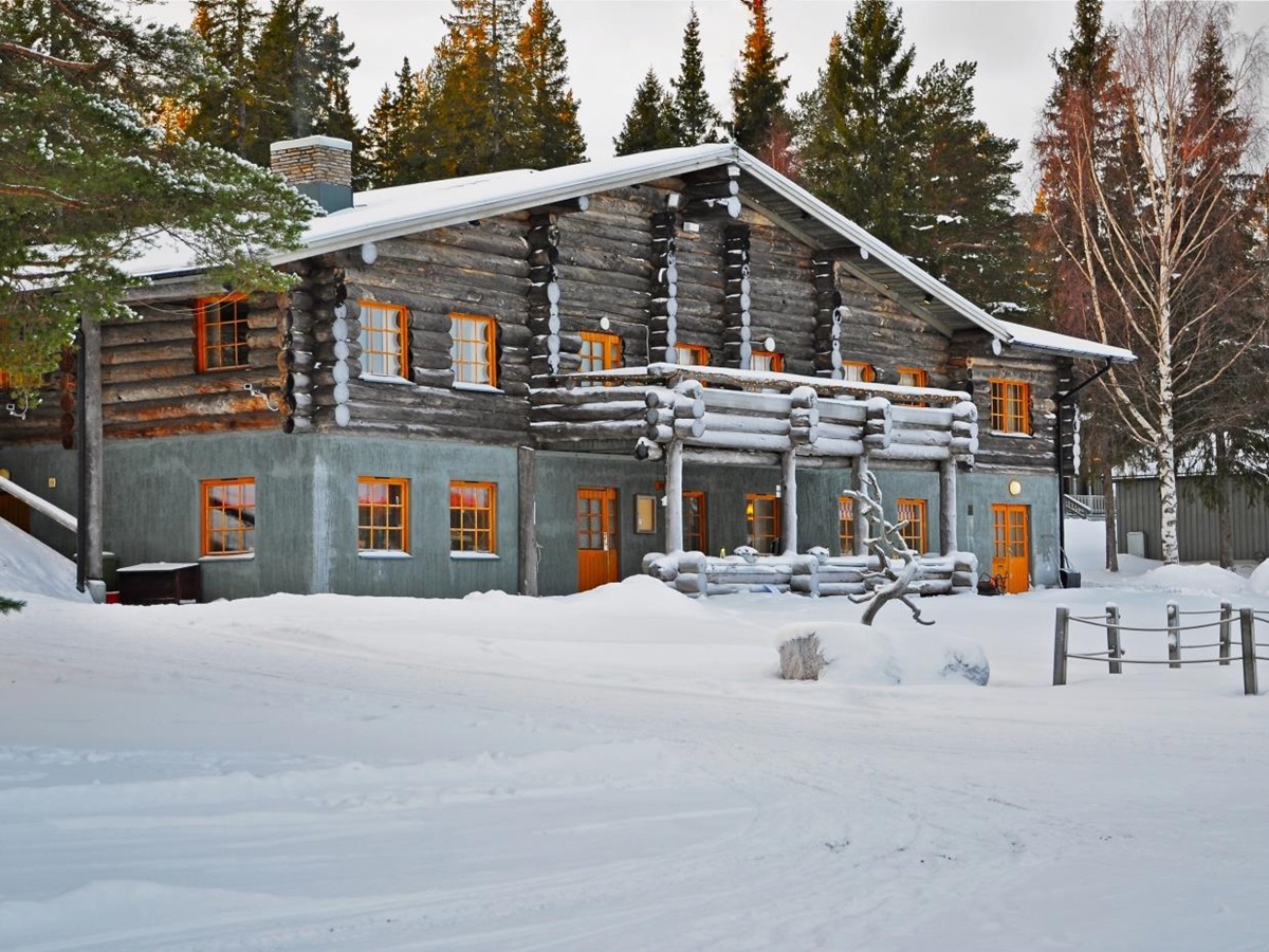 Exterior of Brandon Lodge in winder in Sweden