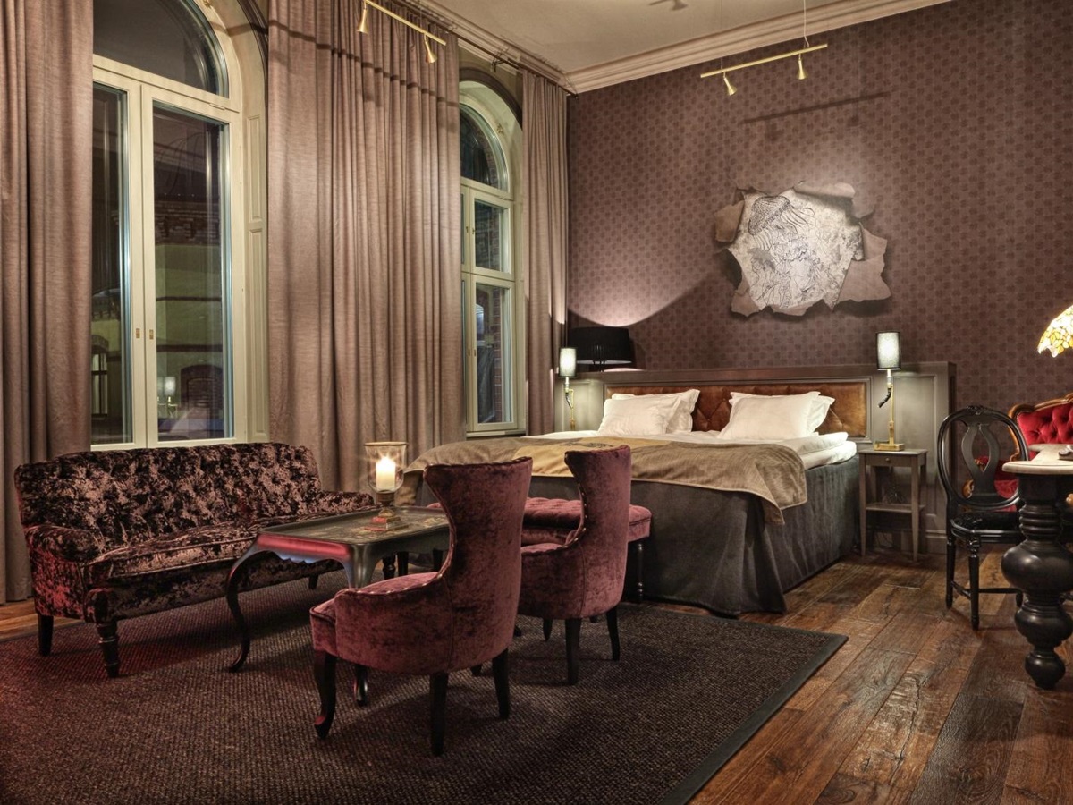 Spacious Junior suite at Stora Hotellet