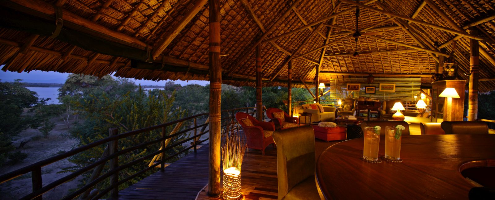 Bar and sitiing room at Siwandu in Tanzania 