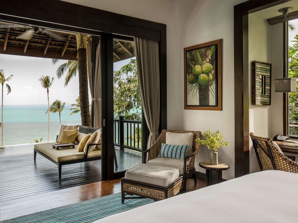 Guest suite and terrace a Four Seasons Resort Koh Samui in Thailand