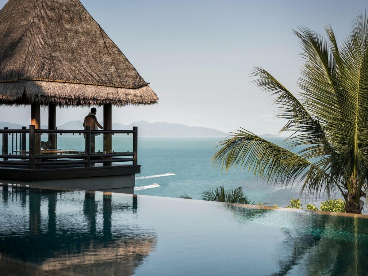 Infinity pool with sea views at Four Seasons Resort Koh Samui in Thailand
