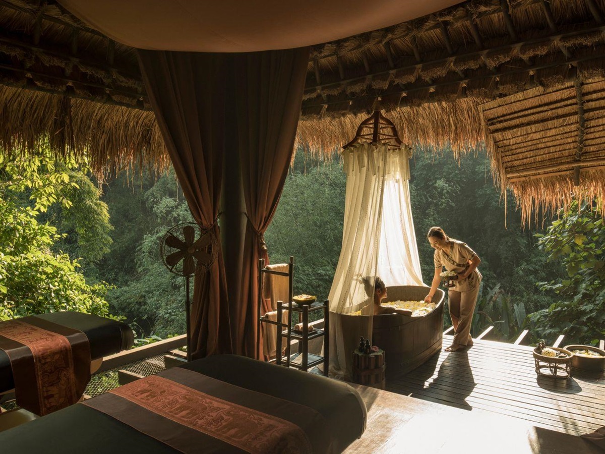 Spa bath at Four Seasons Tented Camp Golden Triangle in Chiang Rai