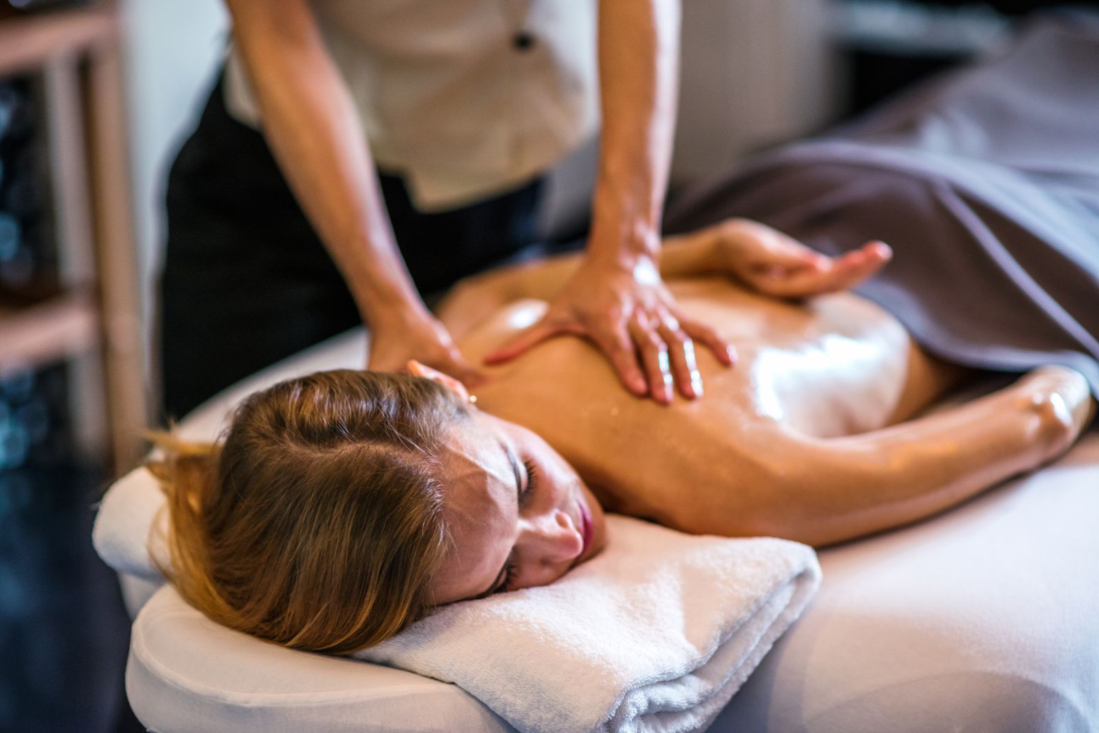 Massage treatment in the spa of the Siam Hotel in Bangkok