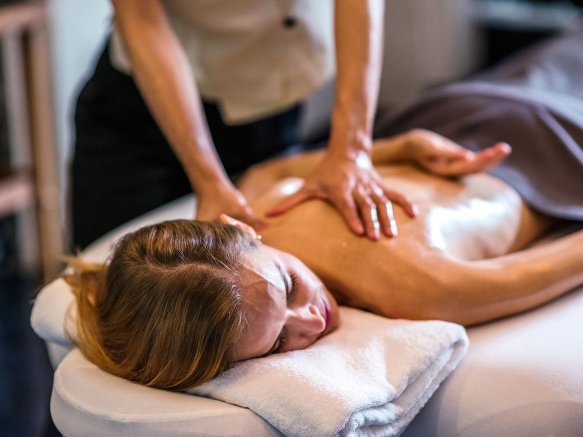 Massage treatment in the spa of the Siam Hotel in Bangkok
