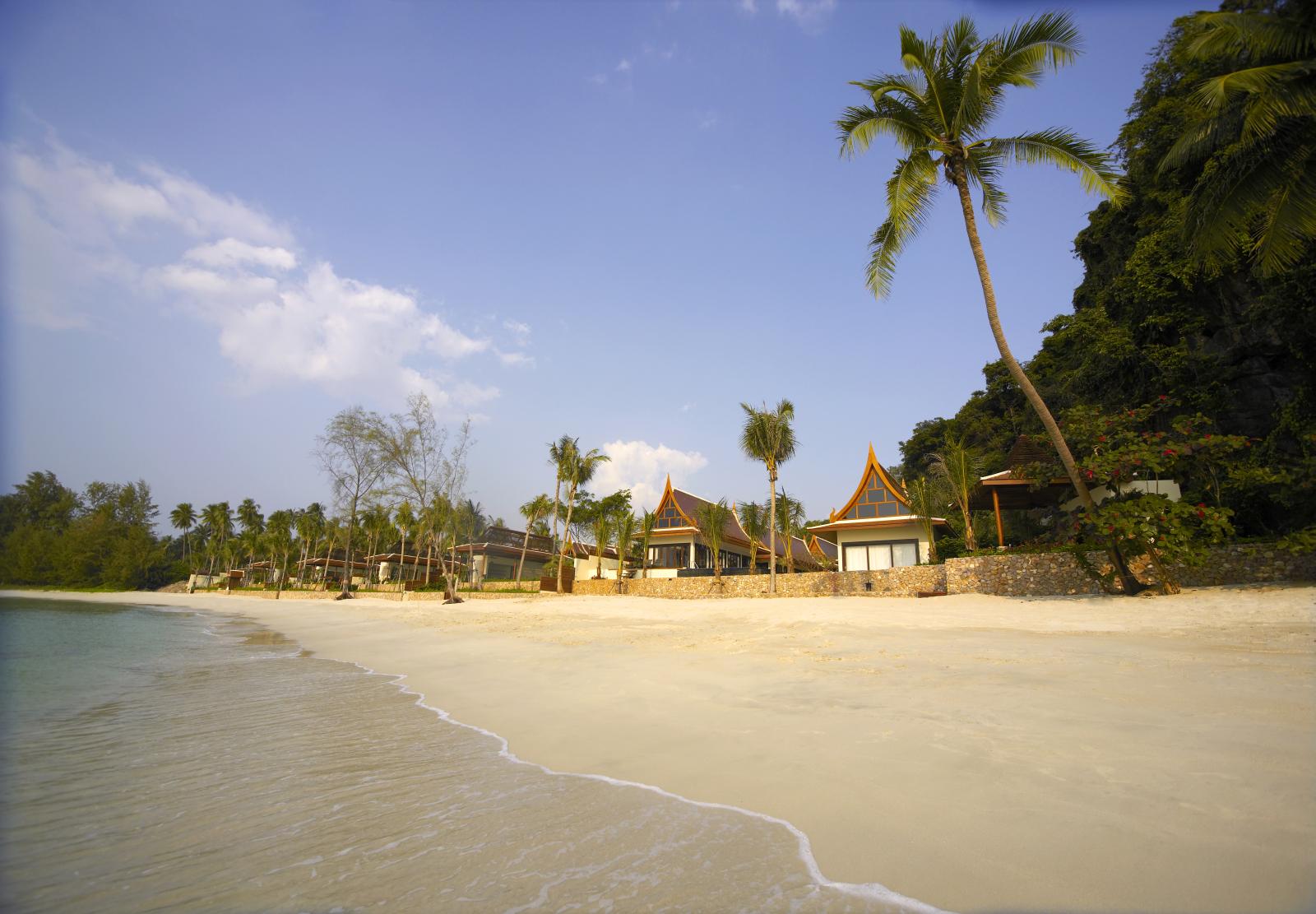 beach at baan samlarn, thailand