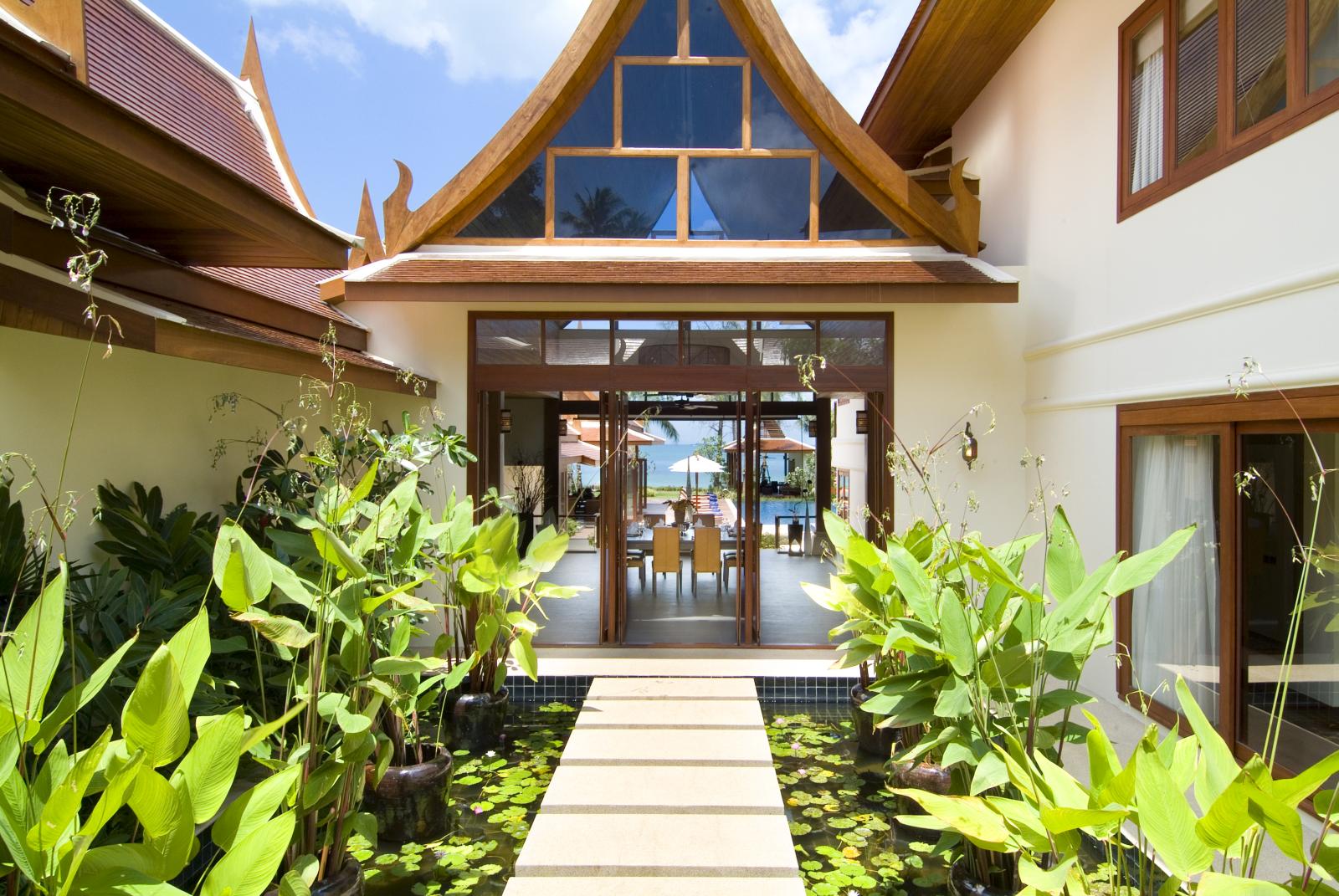 entrance of baan samlarn, thailand