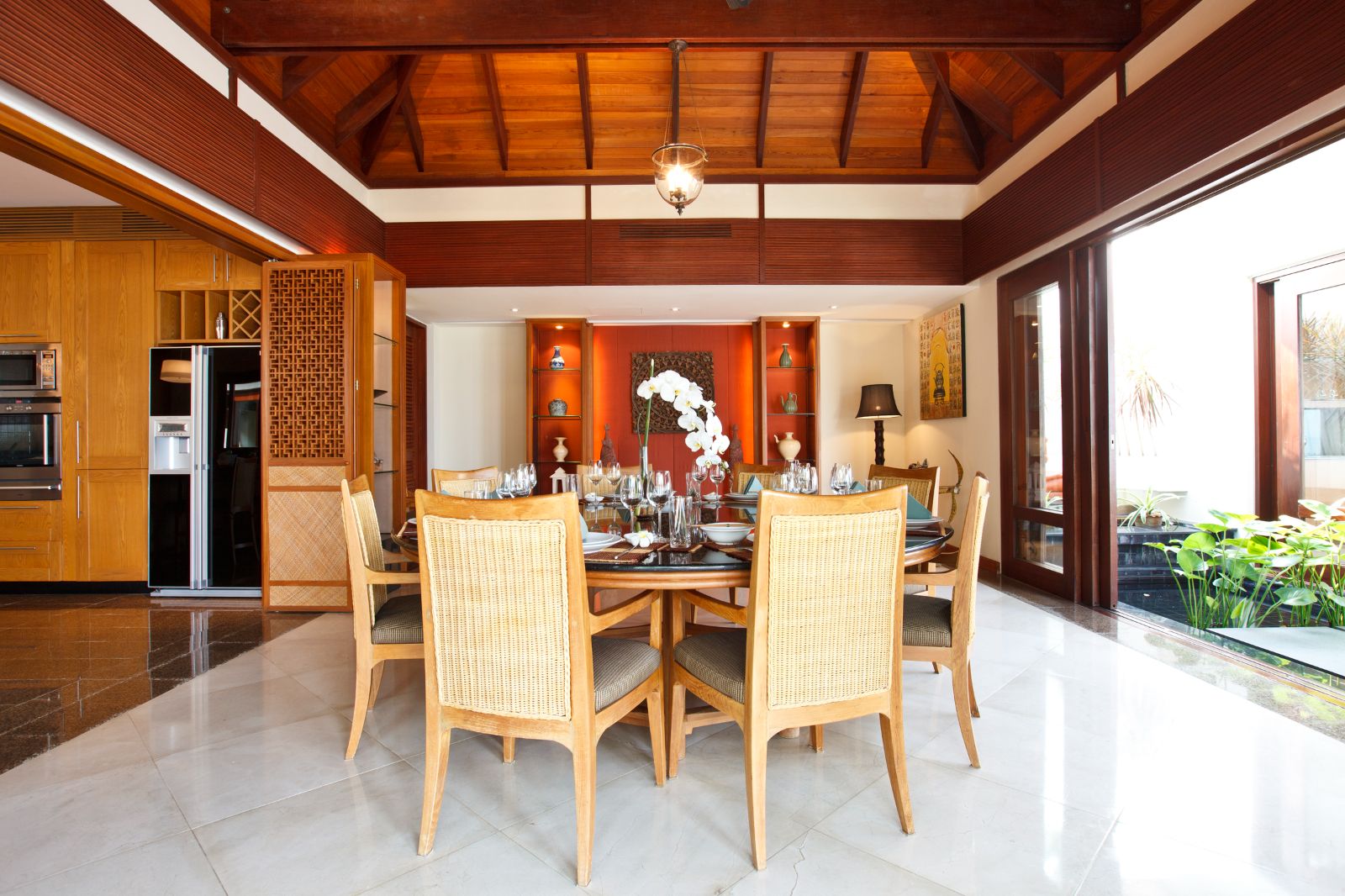 Dining table at villa Gardenia on Koh Samui in Thailand
