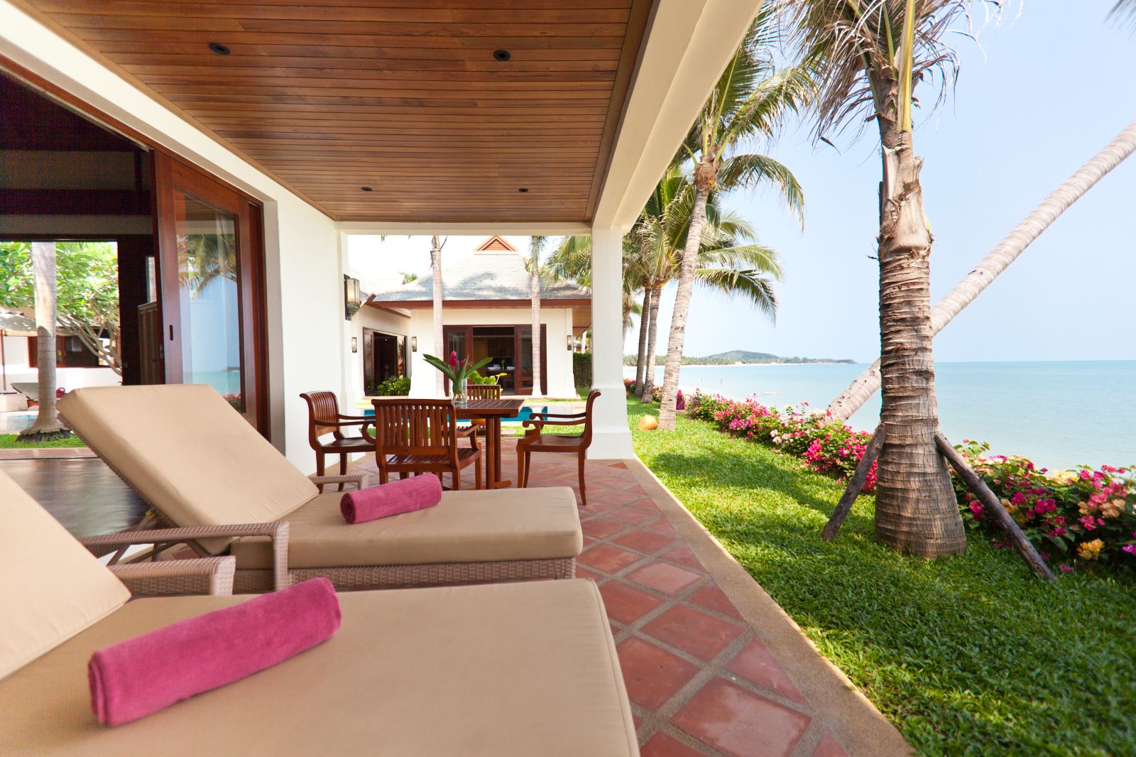 Ocean facing sun loungers at villa Gardenia on Koh Samui in Thailand
