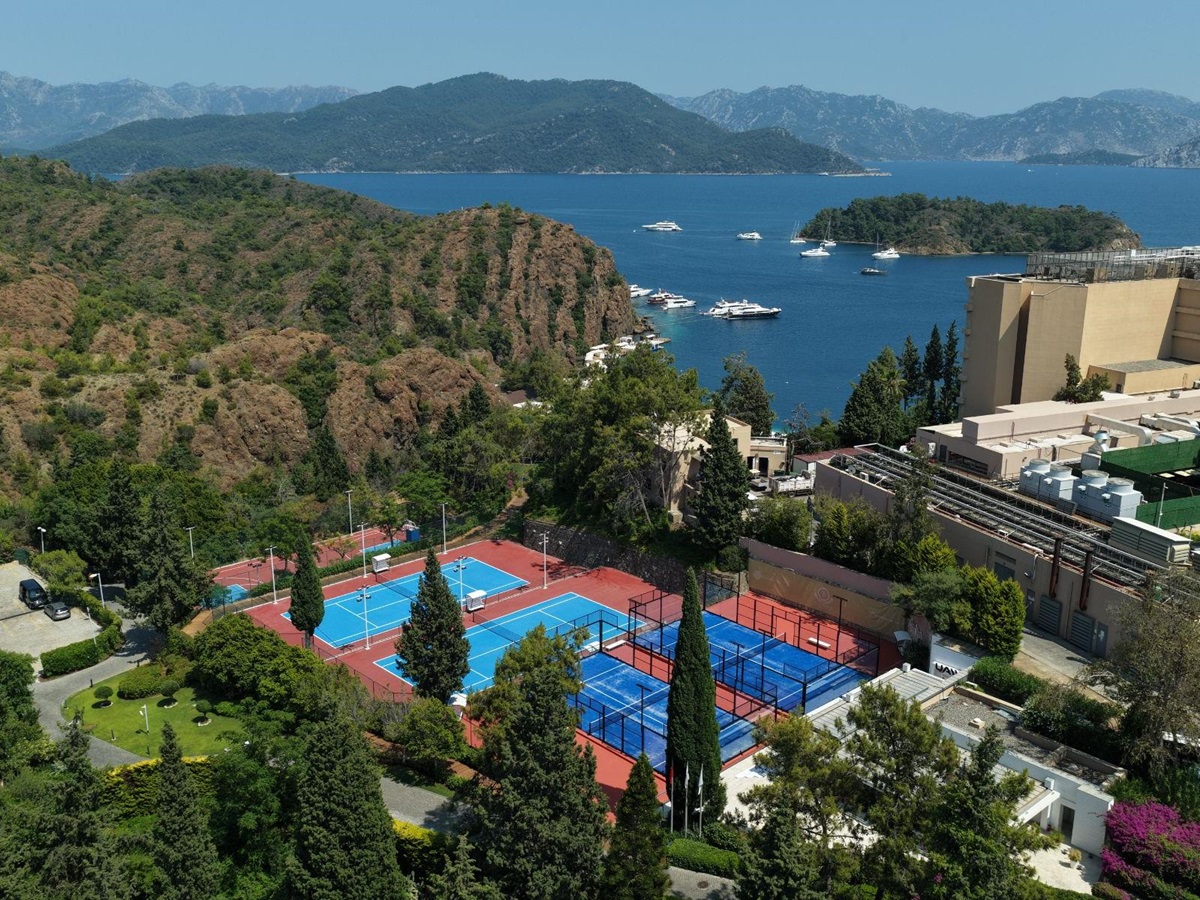 Tennis and padel courts at D-Maris Bay in Turkey