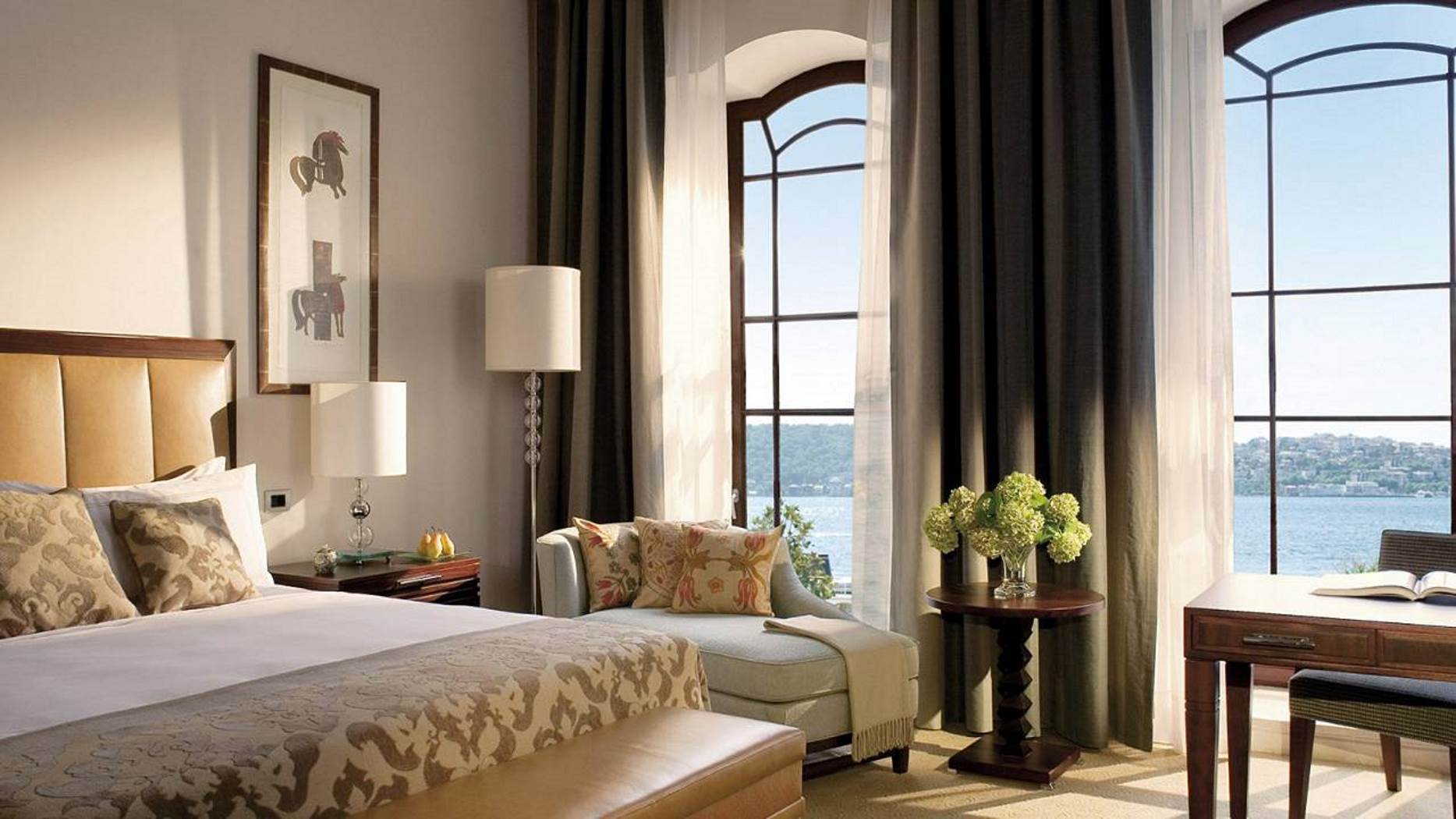 Double bedroom in Four Seasons Bosphorus, Turkey