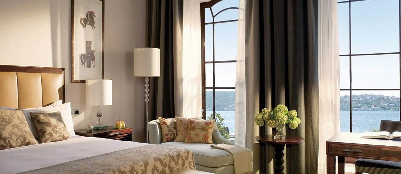 Double bedroom in Four Seasons Bosphorus, Turkey