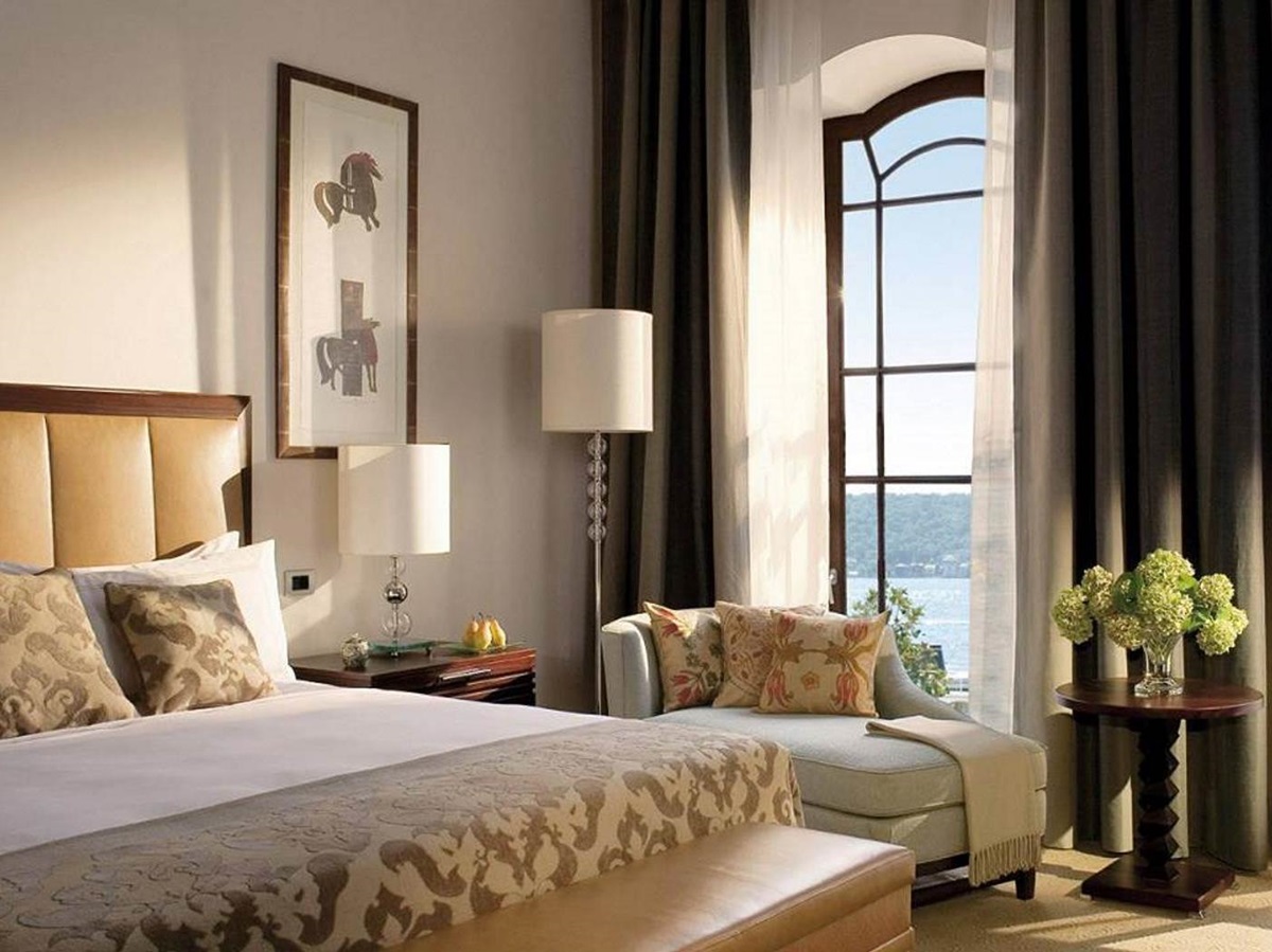 Double bedroom in Four Seasons Bosphorus, Turkey