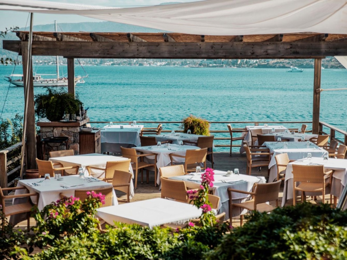 Outdoor dining at Macakizi Turkey