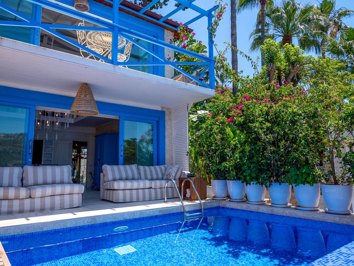Two storey swimming pool villa at Sabrina's Haus luxury hotel in Turkey