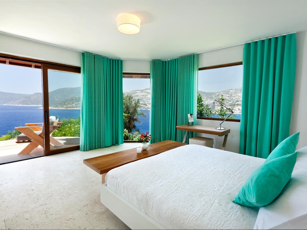 Sunset deluxe room at Villa Mahal