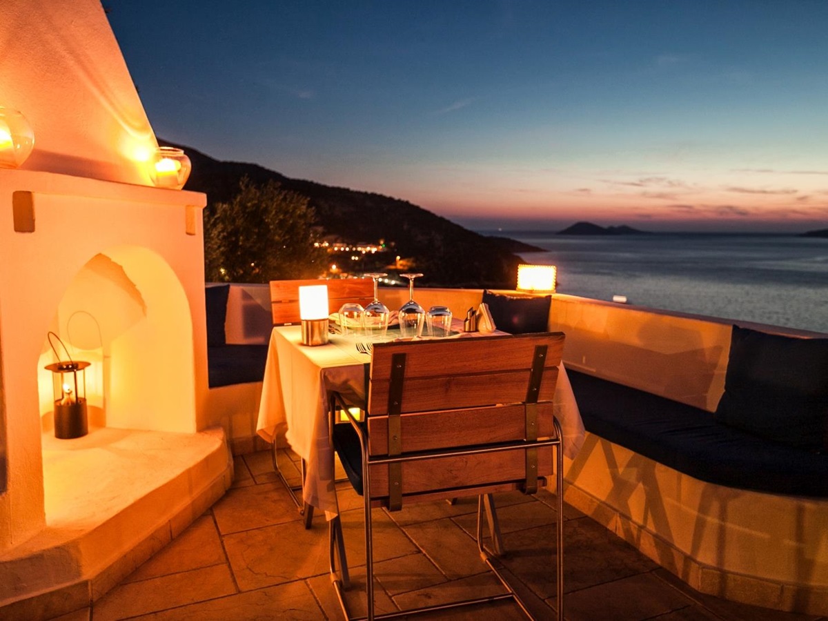 Terrace at night at Villa Mahal
