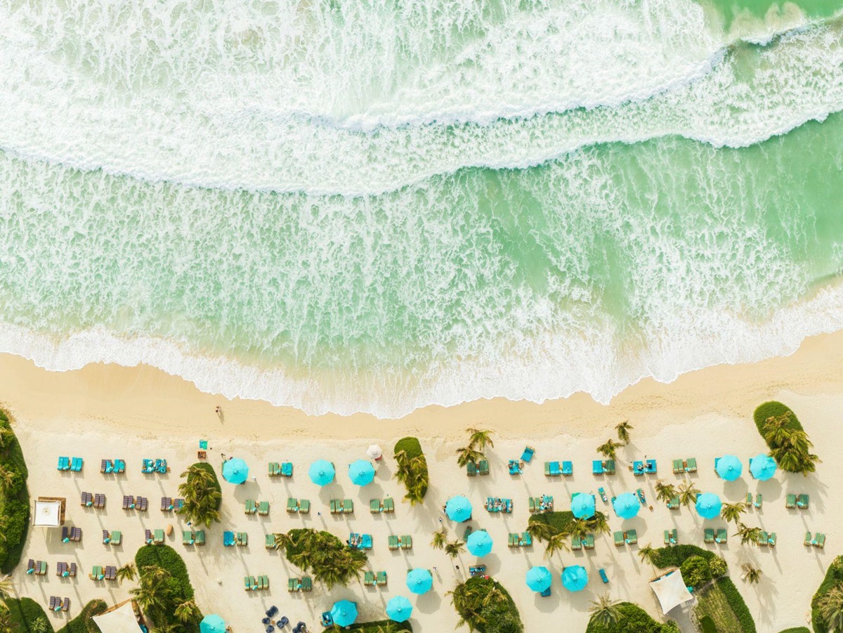 Aerial view of the beachfront at Jumeirah Al Naseem in Dubai