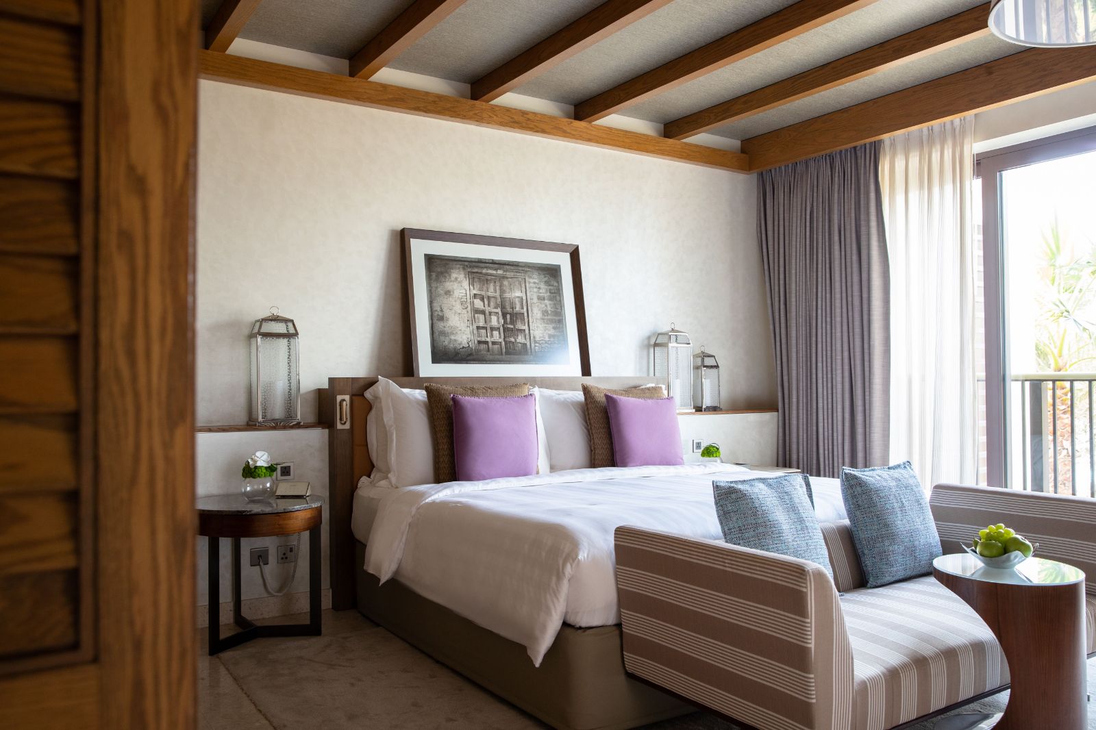 Deluxe guest suite room at Jumeirah Al Naseem in Dubai