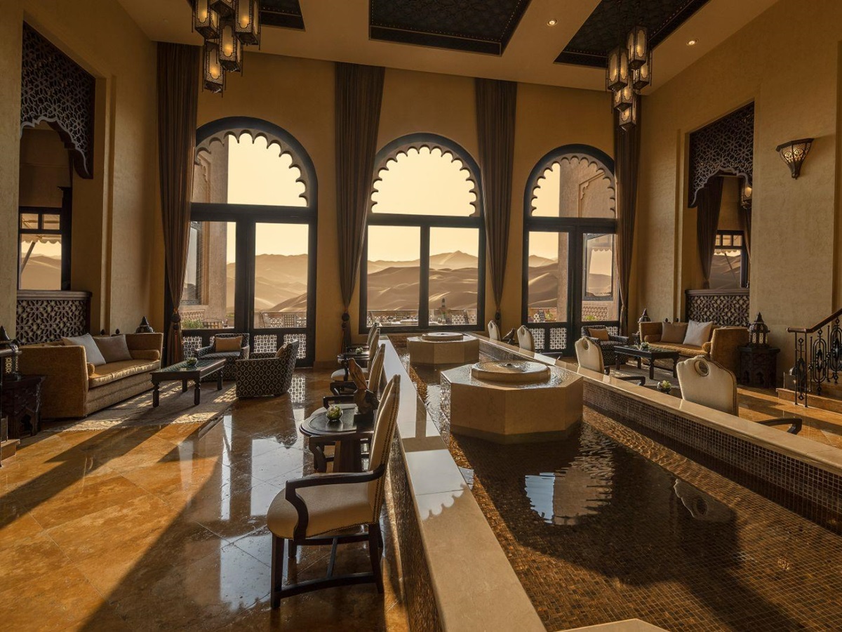 Lobby of the Qasr al Sarab by Anantara in Abu Dhabi