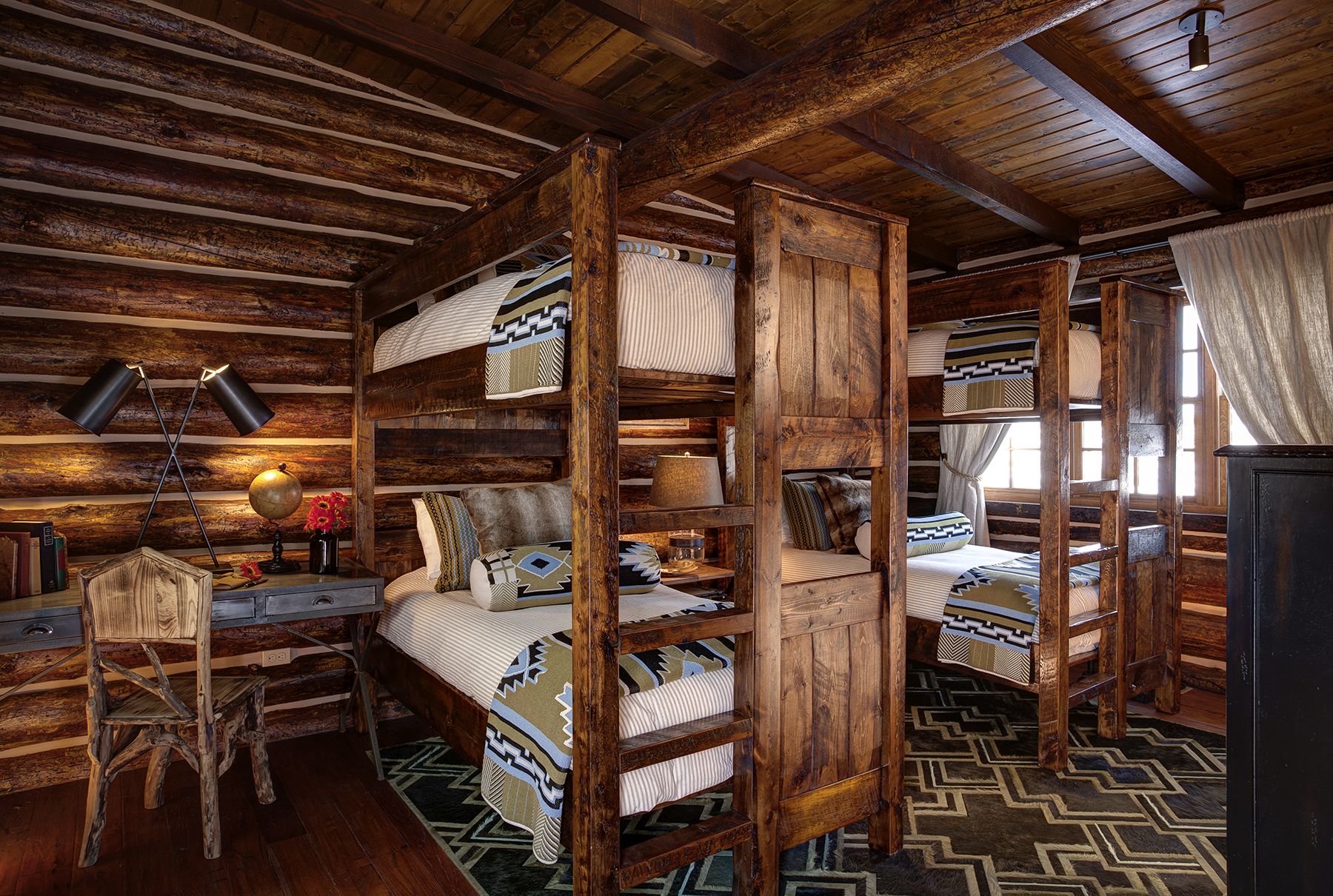 Отель Brush Creek Ranch