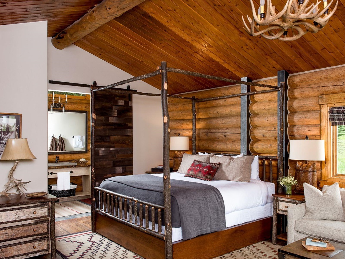 Double guest cabin at Lone Mountain Ranch in Montana