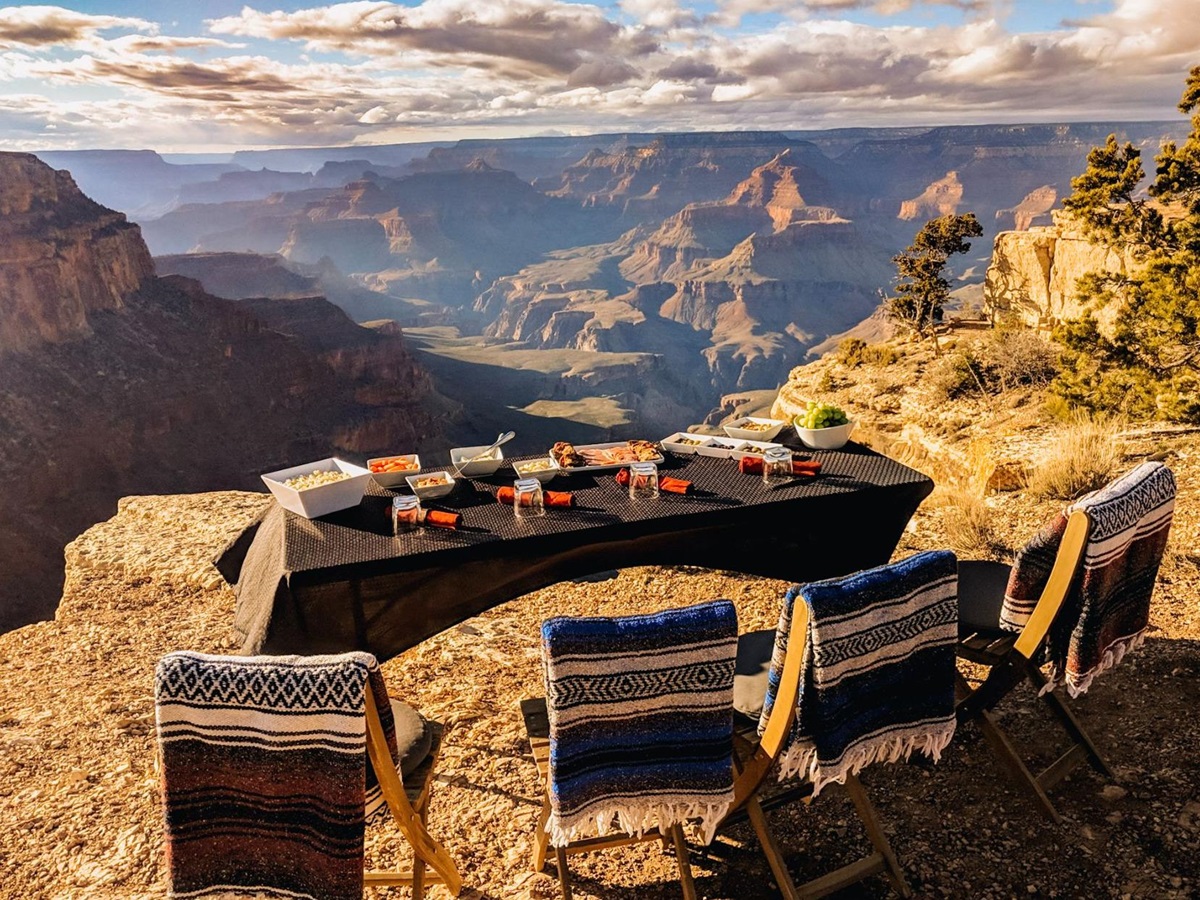 Table set out for lunch overlooking the Grand Canyon on an EXP Journeys adventure