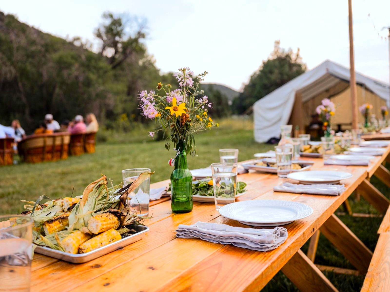 Dining table at Paintrock Canyon Ranch in Wyoming, photo: Rebecca Stumpf
