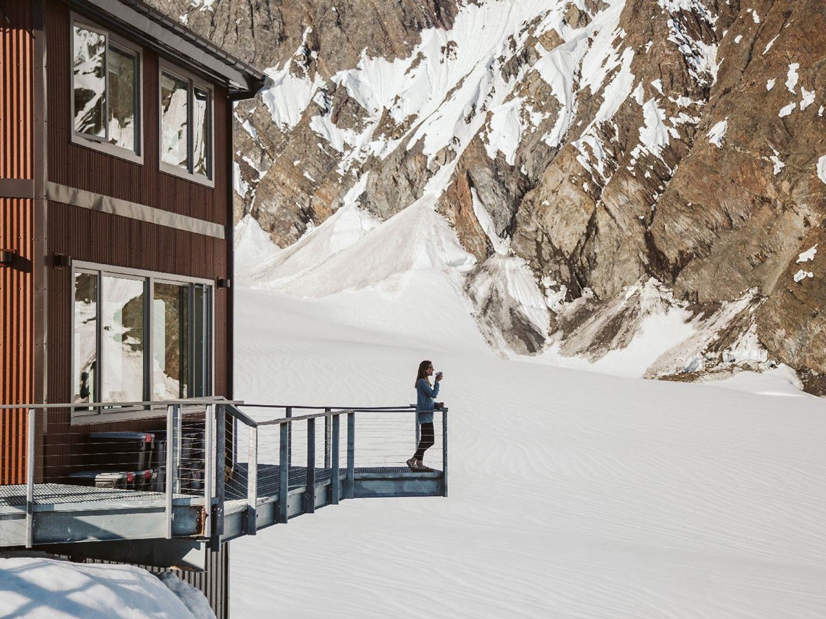 Panoramic viewing deck at Sheldon Chalet Alaska