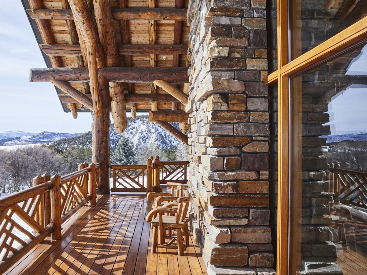 Guest suite ranch balcony at Sleeping Indian Lodge in Colorado, USA