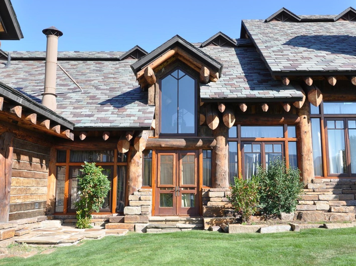 Entrance to Sleeping Indian Lodge in Colorado in the USA