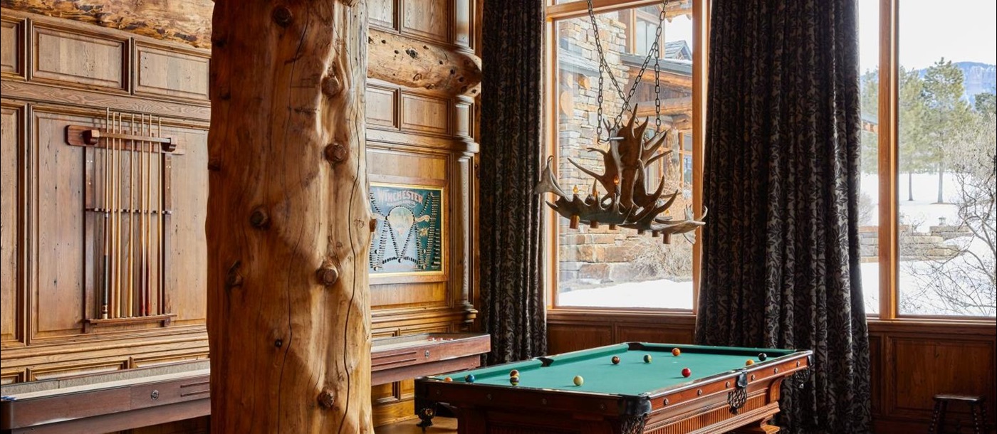 Recreation room at Sleeping Indian Lodge in Colorado in the USA