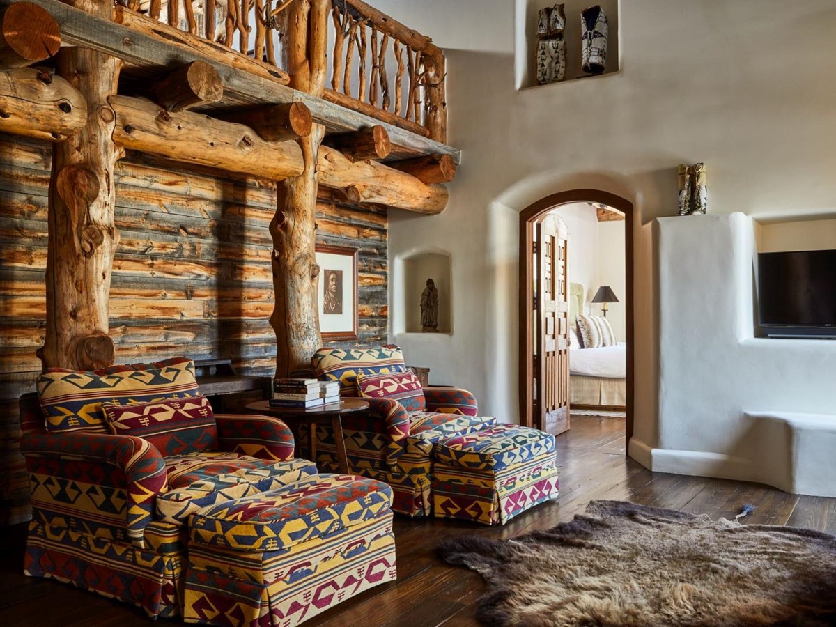 Santa Fe guest suite at Sleeping Indian Lodge in Colorado in the USA