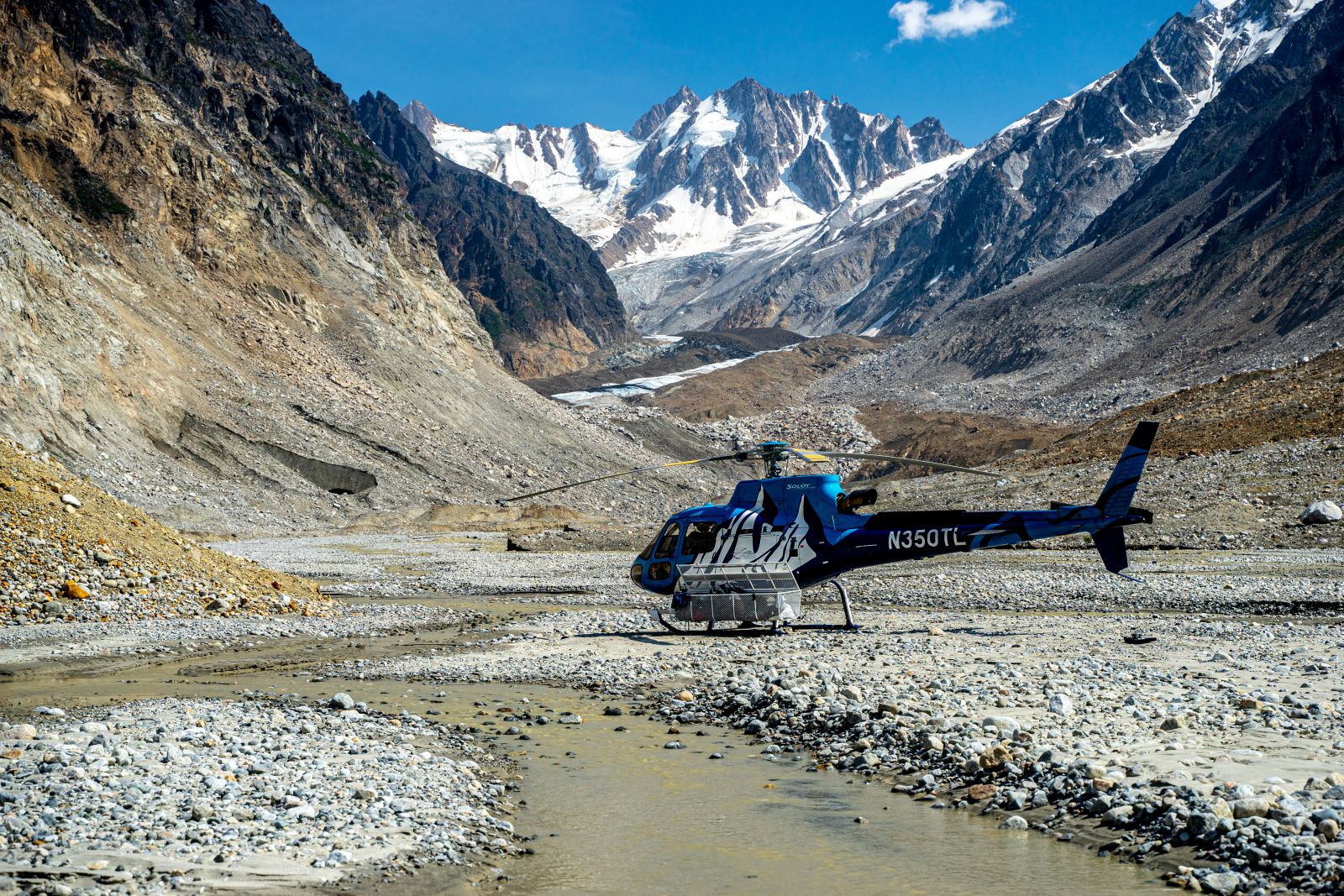 Helicopter flight from Tordrillo Mountain Lodge Alaska