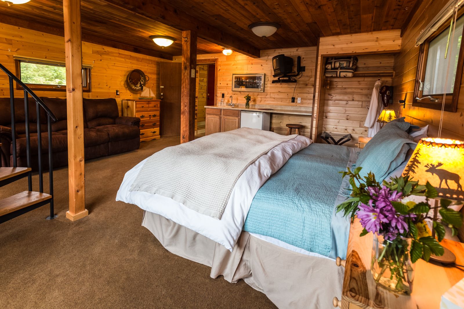 Kittiwake Cabin bedroom at Tutka Bay Lodge in Alaska, USA