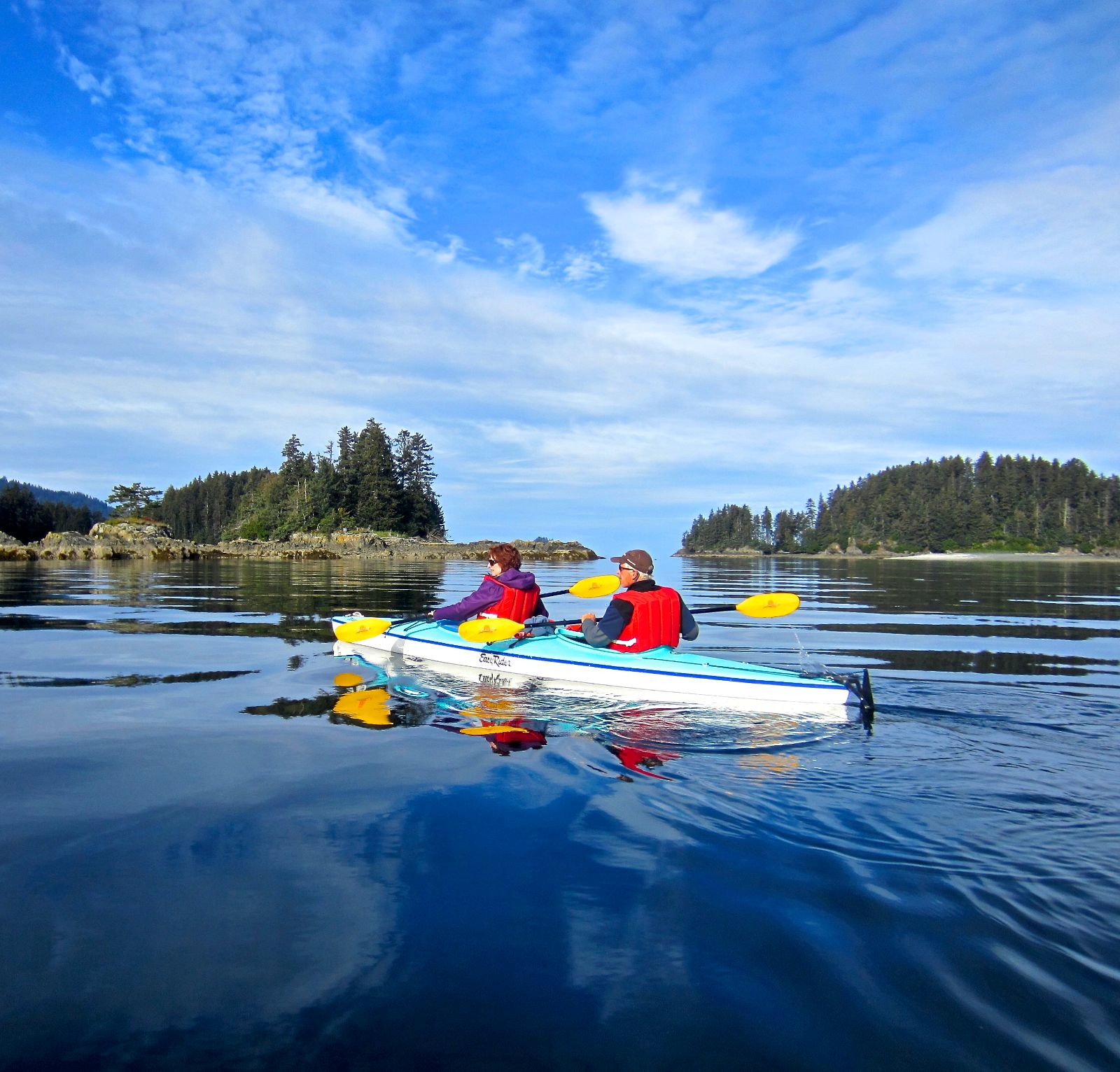 Kayaking in the sea on the grounds of Tutka Bay Lodge in Alaska, USA
