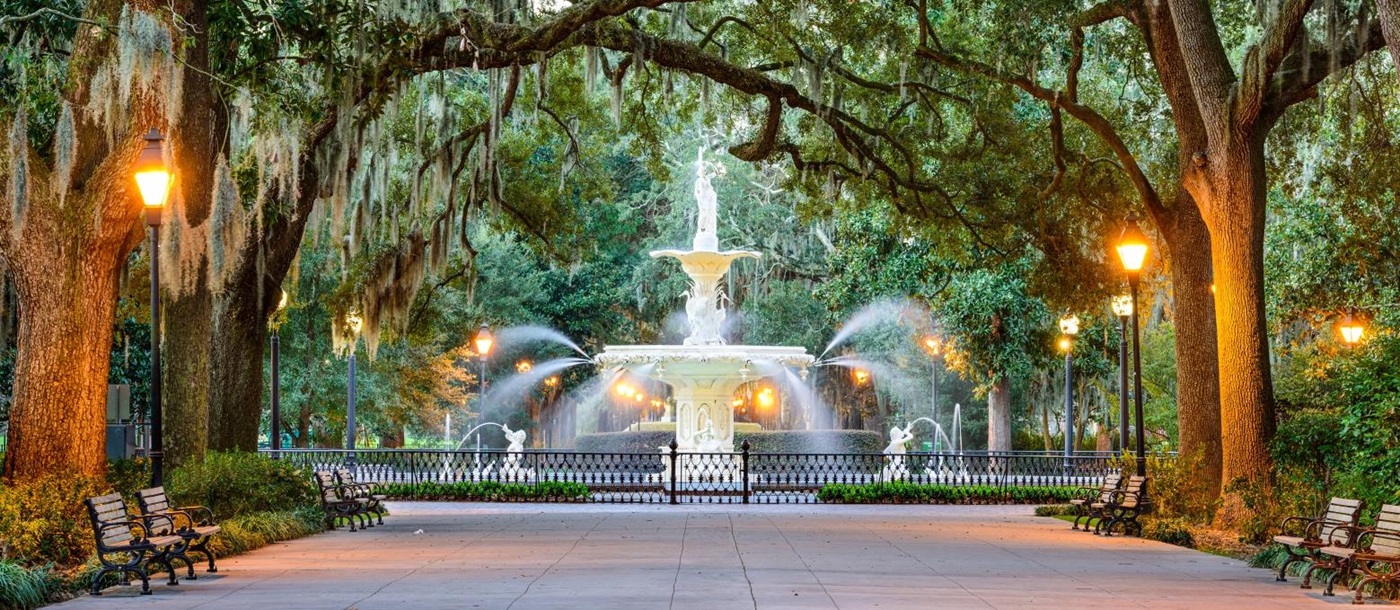 Park with large fountain in Savannah, Georgia