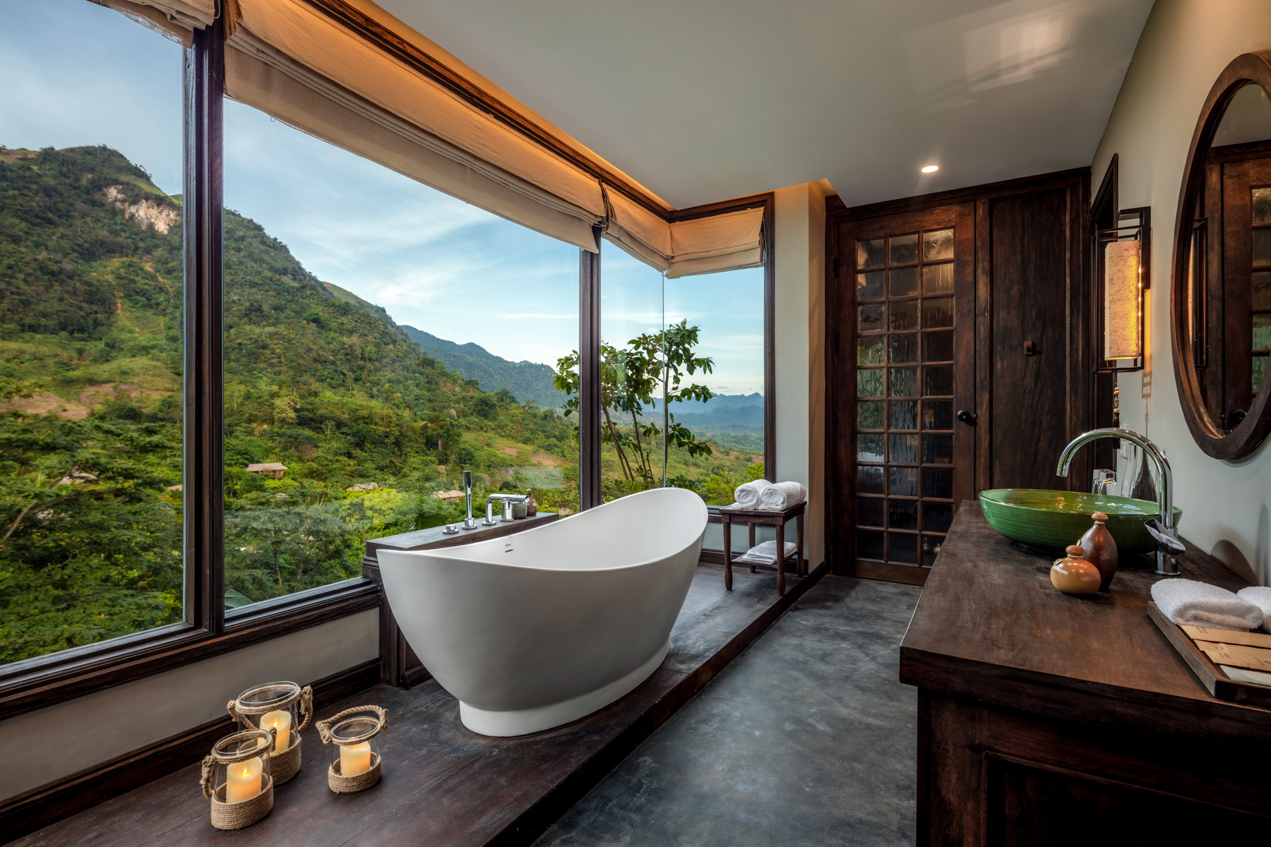 Hilltop bathroom at Avana Retreat in Vietnam