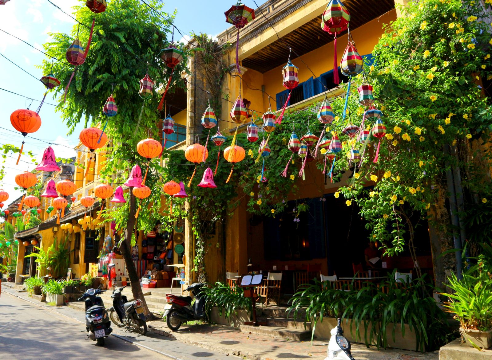 Street scene with lanterns in Hoi An, Vietnam