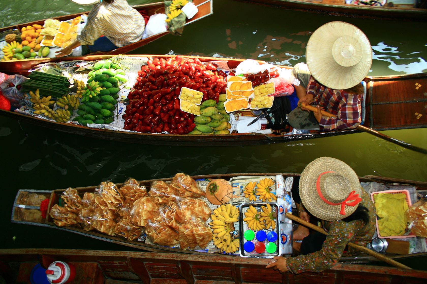 The floating market in Vietnam