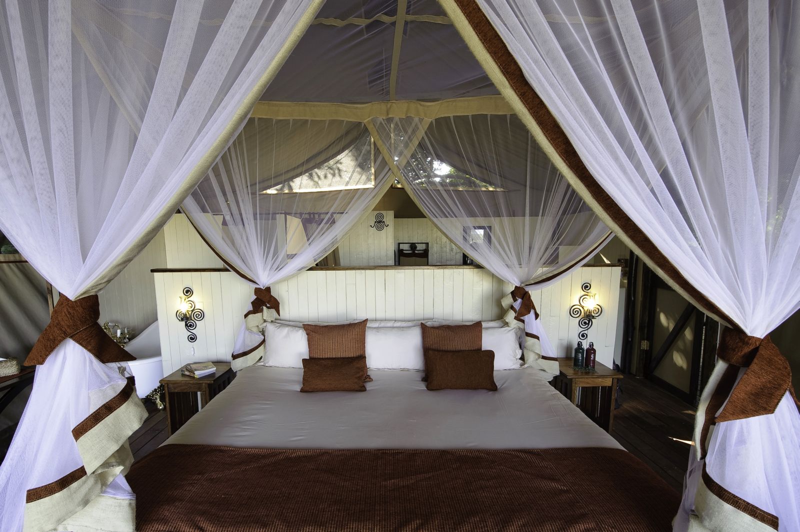 Bedroom at Chiawa Camp in Zambia 