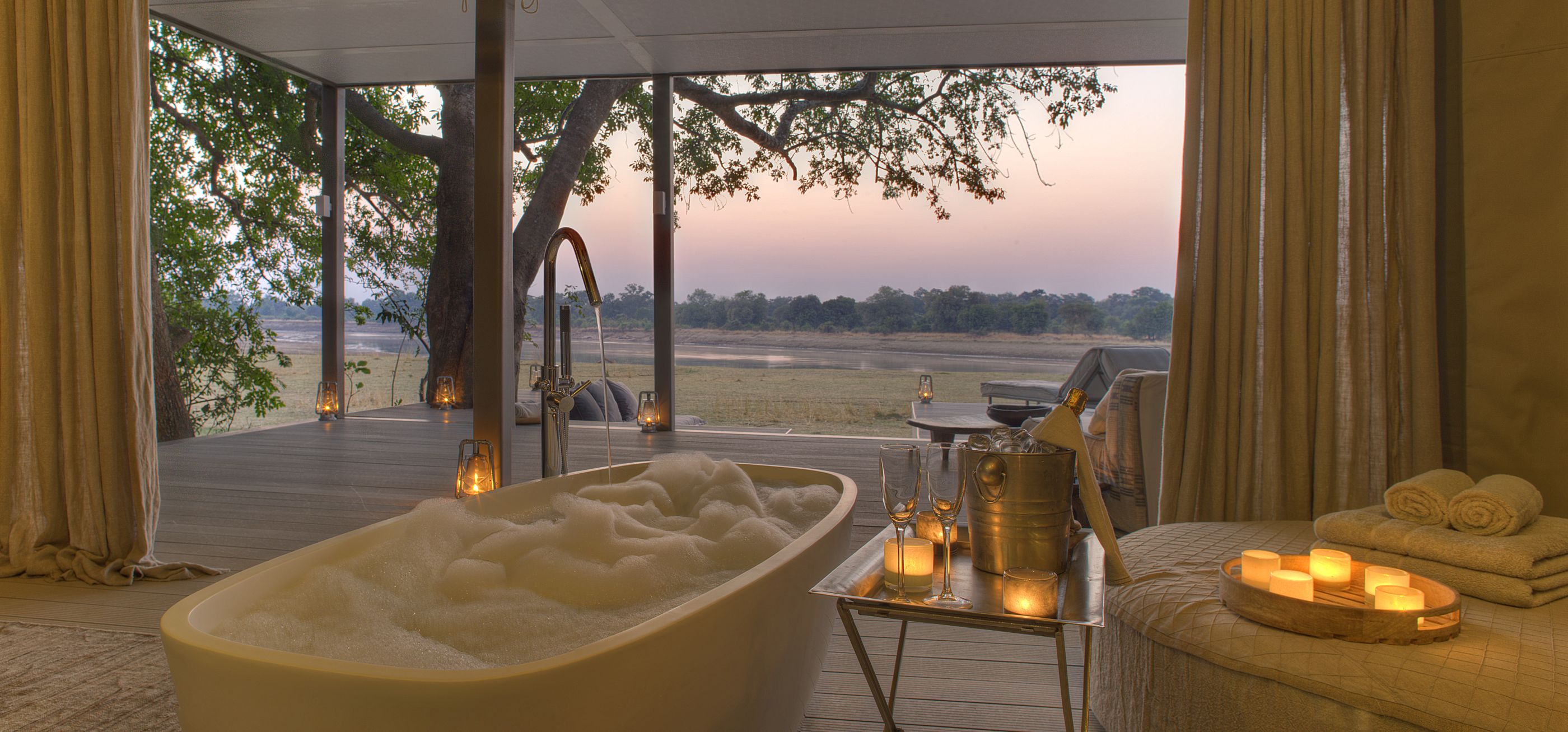 A bathroom at Chinzombo