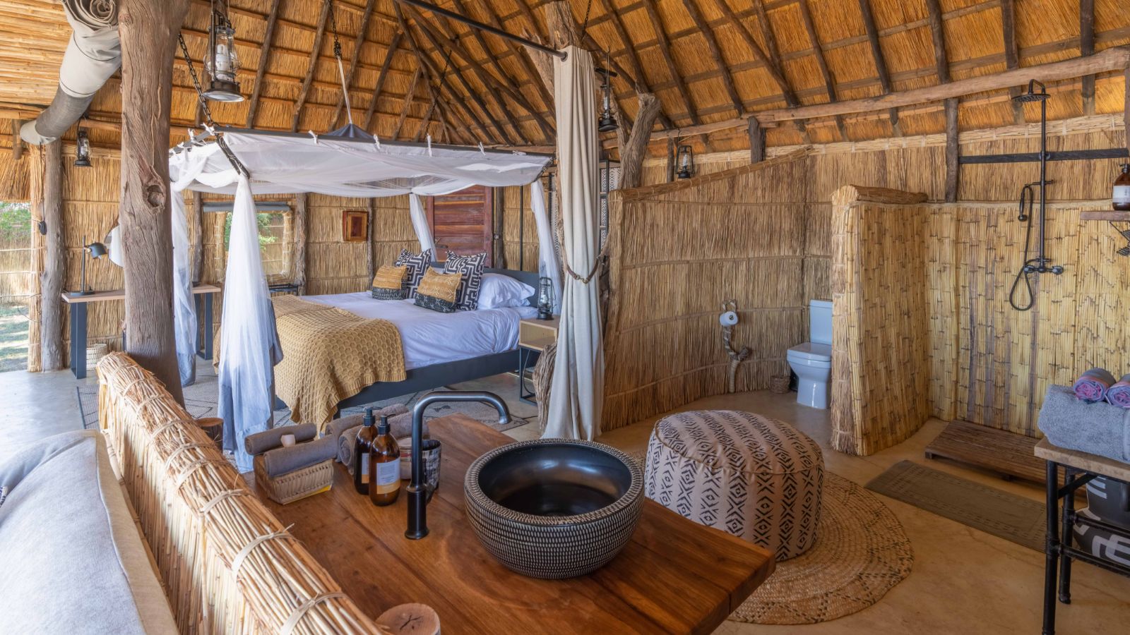 Luxury chalet with en suite at Kakuli Bush Camp in Zambia's South Luangwa National Park