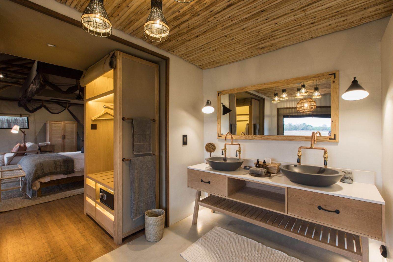 Guest tent bathroom at Puku Ridge camp in the South Luangwa National Park