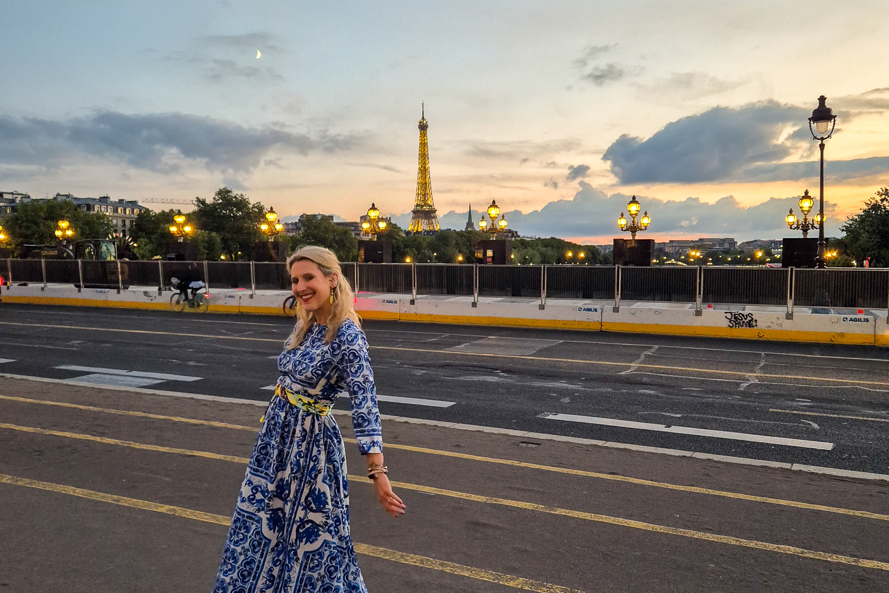 Camilla Davidson, Red Savannah's UK, Ireland, and France specialist, at the Eiffel Tower