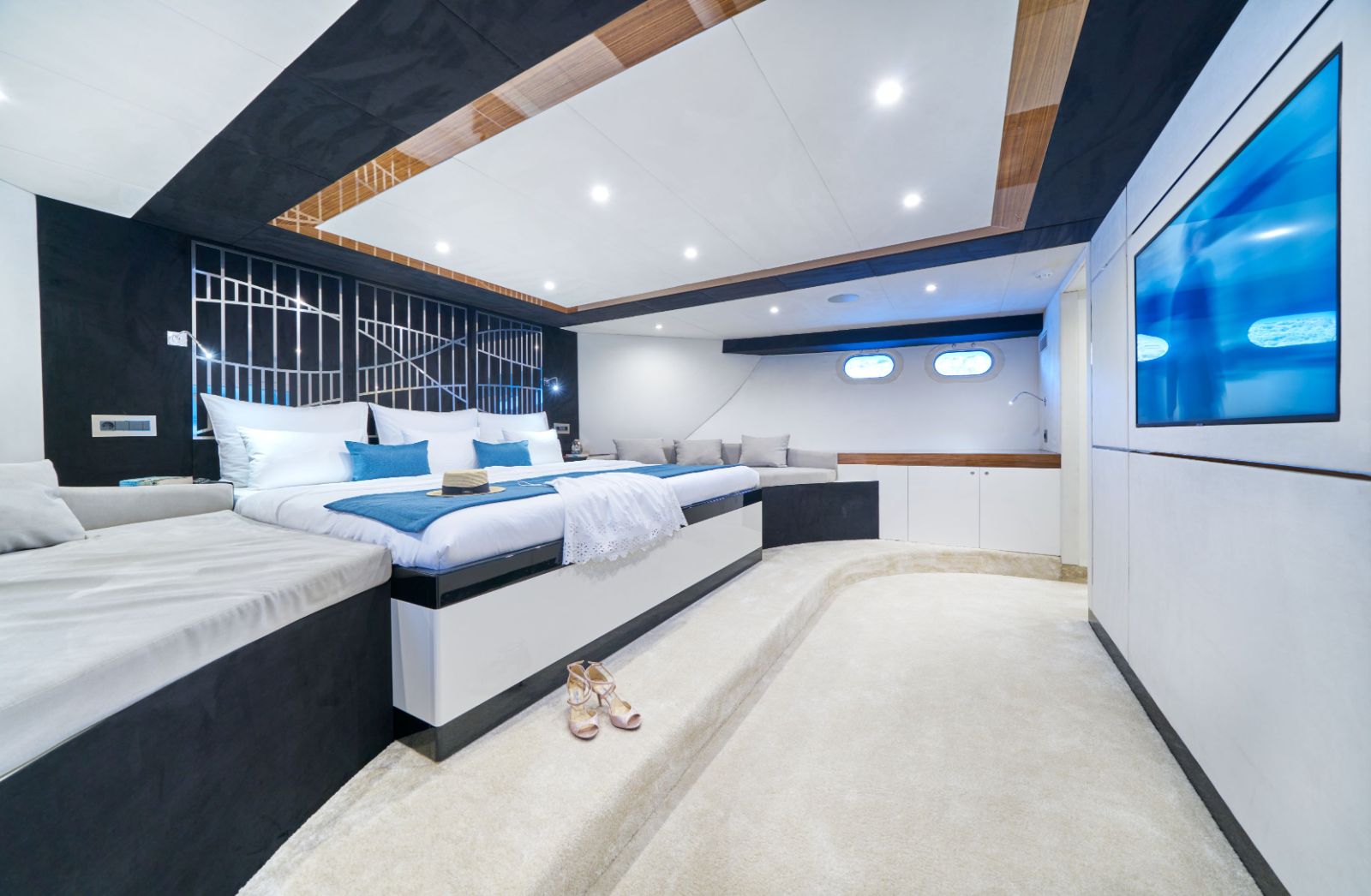 Master bedroom onboard Acapella gulet in Croatia