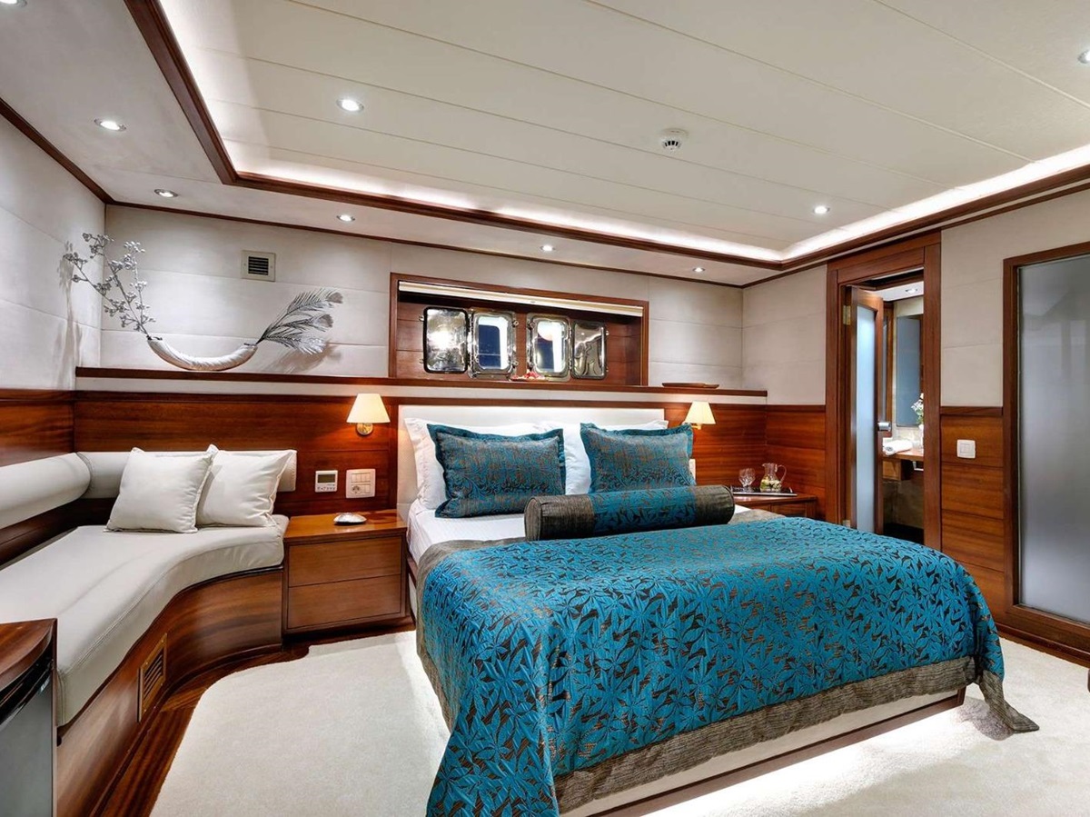 Guest cabin bed onboard the Allesandro 1 gulet in Croatia