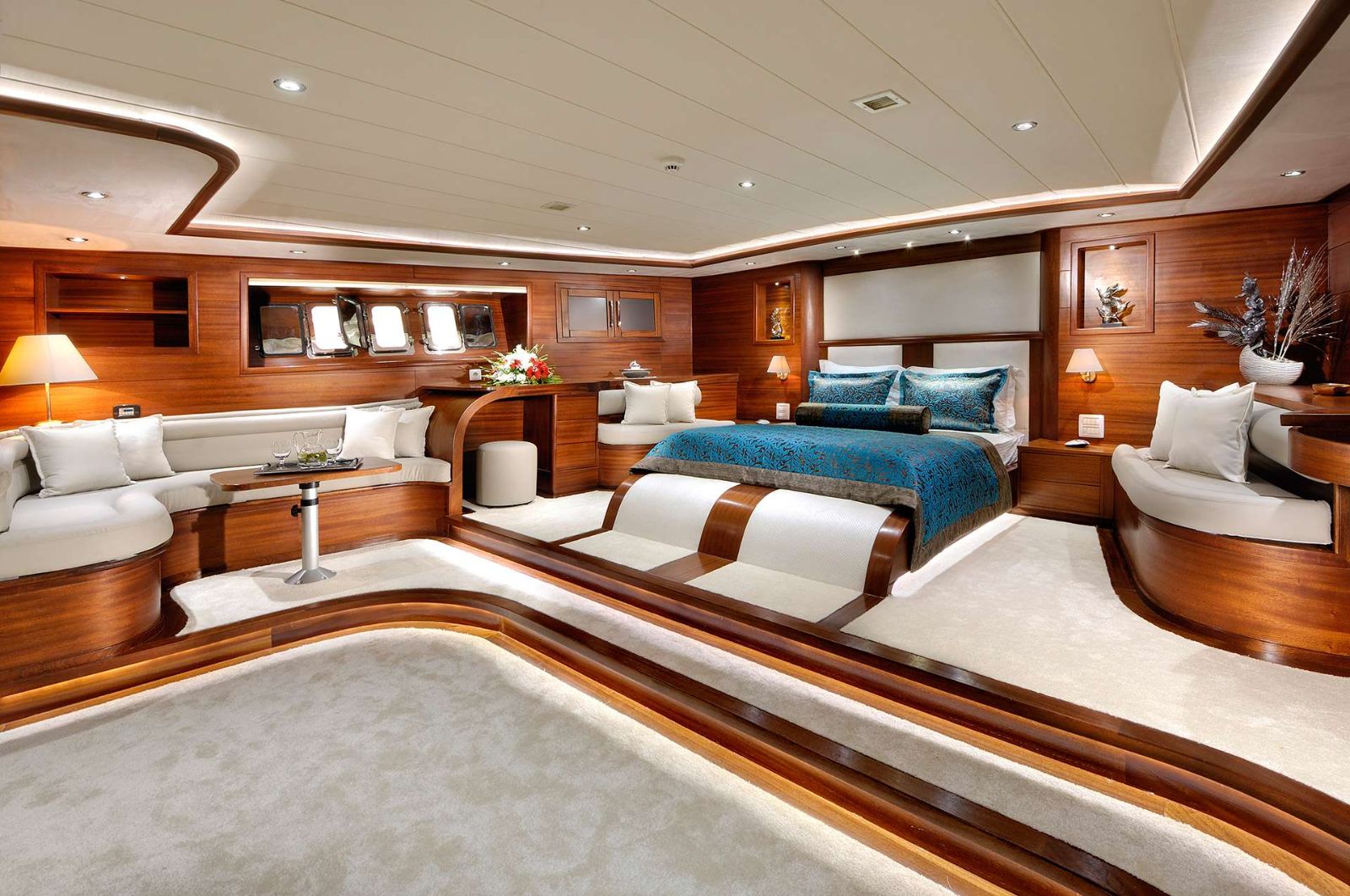 Master cabin onboard the Allesandro 1 gulet in Croatia