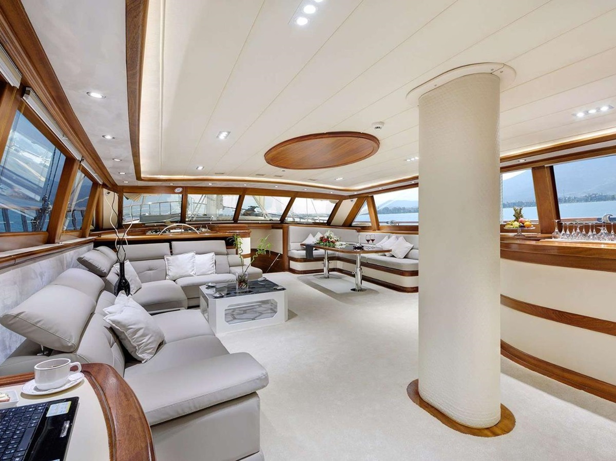 Saloon onboard the Allesandro 1 gulet in Croatia